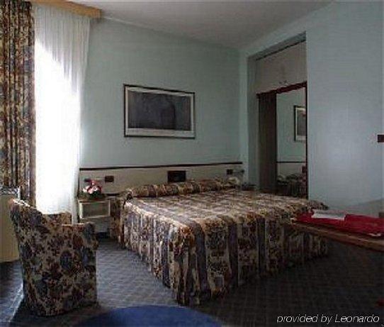 Hotel Maxim Bologna Camera foto