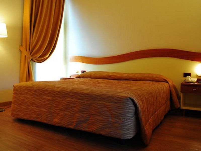 Hotel Maxim Bologna Esterno foto